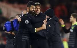 Diego Costa tỏa sáng đưa Chelsea lên ngôi đầu Premier League