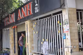 Đã xác định được nghi can hiếp dâm chủ quán cà phê