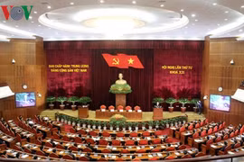 Giải pháp nào đẩy lùi suy thoái tư tưởng, đạo đức của cán bộ?