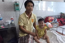 Mẹ mất rồi, xin hãy cứu con!