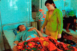 Tự đâm thủng bụng mình rồi trình báo bị cướp tiền