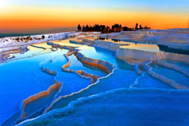 Chấn động thế giới: Hồ nước có khả năng biến phụ nữ xấu thành đẹp?