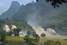 Dòng thác đẹp nơi địa đầu Tổ quốc
