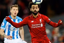 Đè bẹp Huddersfield, Liverpool trở lại ngôi đầu Premier League
