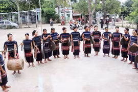 Làng cồng chiêng giữa đại ngàn