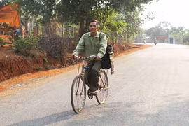 Người bưu tá làng Hrang