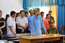 Hiệu trưởng lừa xin việc chiếm đoạt hơn 1,5tỷ lĩnh án 14 năm tù giam