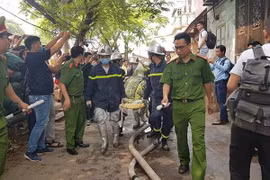 Vụ cháy 8 người chết ở Trung Văn, có cả nhà 4 người