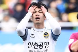 Công Phượng mất chỗ Incheon United: Thầy chê, đồng đội quay lưng...