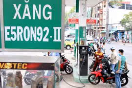 Lại kiến nghị giảm thuế môi trường xăng E5