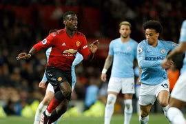 Paul Pogba lôi kéo cầu thủ chống phá HLV Solskjaer