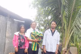 Gia Lai: Đề nghị khen thưởng tài xế taxi giúp sản phụ "vượt cạn"