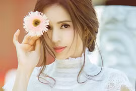 'Tiểu Long Nữ' Lý Nhược Đồng trẻ trung, đẹp tựa tiên nữ