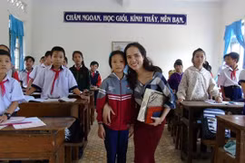 Cô gái tự gây quỹ học bổng cho học trò nghèo