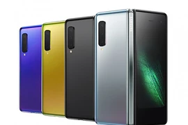 Ốp bảo vệ Samsung Galaxy Fold có giá bằng một chiếc smartphone