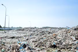 Phát hiện hàng trăm xác thai nhi, nhà máy rác "cầu cứu" tỉnh