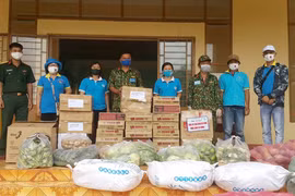 Sẻ chia với người dân vùng khó