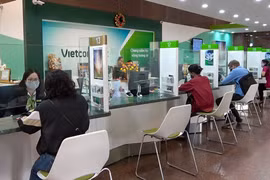 Thống đốc yêu cầu mở ngay đường dây nóng giải quyết giảm lãi vay, giãn nợ