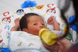 Làm mẹ ở "tuổi học trò"