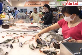 Hàng hóa tại chợ, siêu thị đầy ắp, đáp ứng đủ nhu cầu trong dân