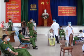 Cán bộ chiến sĩ trẻ Công an Đà Lạt khởi động 'Hành trình giọt máu nghĩa tình'