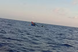 Sống ở Hoàng Sa: Đối mặt những kẻ ác tâm