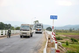 Nghĩ trên đường 25