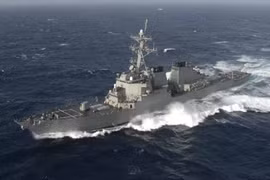 Tàu chiến Mỹ đi qua eo biển Đài Loan cùng ngày Trung Quốc tập trận