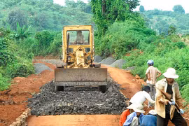 Việc giữ lại phần trăm lương khoán công trình không trái quy định của pháp luật