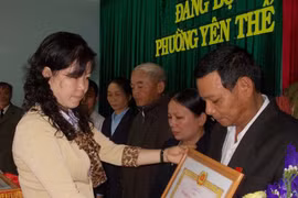 Đảng bộ tỉnh Gia Lai:Thêm 276 đảng viên được tặng Huy hiệu 30 đến 70 năm tuổi Đảng