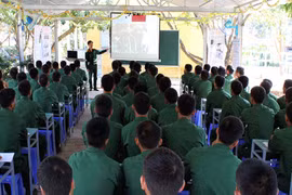 Để kiểm điểm, phê bình không chỉ là lời nói suông