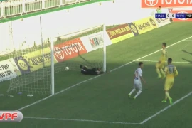 Công Phượng sút phạt là bàn thắng đẹp nhất vòng 12 V-League