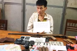 Bị vây bắt, đối tượng buôn ma túy ném mìn vào cảnh sát