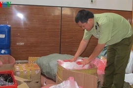 Gia Lai: Bắt quả tang cơ sở sản xuất mỹ phẩm bất hợp pháp