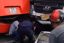 Xe tải đâm xe khách Phương Trang, 1 người chết