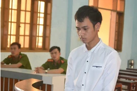 Hủy hoại tài sản lãnh án 15 tháng tù