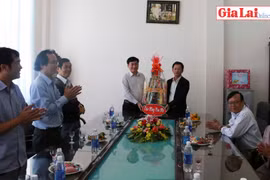 Lãnh đạo tỉnh thăm, chúc Tết Báo Gia Lai