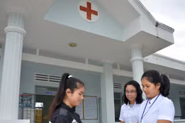 Những thầy thuốc bên đèo Tô Na