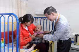 Bệnh nhi Việt Nam đầu tiên được mổ tim không cần truyền máu