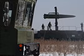 Sức mạnh tên lửa và pháo binh của Nga tăng gấp đôi vào năm 2021