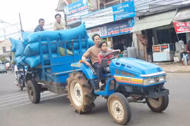 Ra đường vẫn... sợ nhất công nông