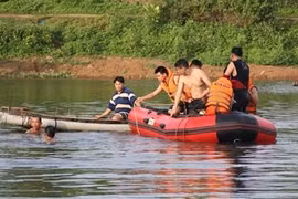 Đak Lak: Lật thuyền trên sông, 2 người tử vong, 1 người mất tích