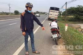 Hai anh em ruột chích điện, vung kiếm, cướp xe người đi đường