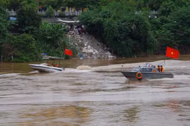 Việt-Trung tuần tra chung trên sông Hồng trong ngày đầu năm mới