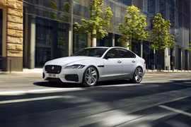 Hỗ trợ 100% phí trước bạ khi mua xe Jaguar XF