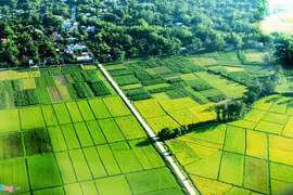 Miền Trung yên bình nhìn từ ô kính máy bay