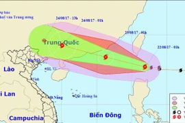 Bão Hato gần Biển Đông đang có xu hướng mạnh lên