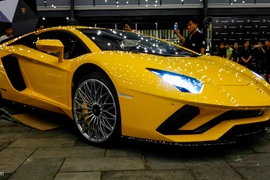 Lamborghini Aventador S độc nhất Việt Nam về tay đại gia Sài Gòn