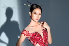 Diệp Bảo Ngọc diện đầm dạ hội