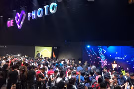 Asus ra mắt nhiều chiếc di động với "We Love Photo"